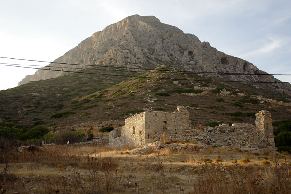 Ruinerne af Ayios Vassilios basilikaen p&aring; Telendos