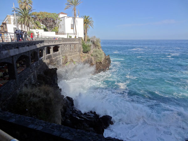 Br&aelig;nding i Puerto de la Cruz