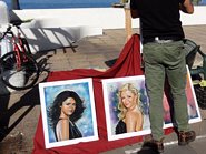 Farveladeportr&aelig;tter p&aring; promenaden