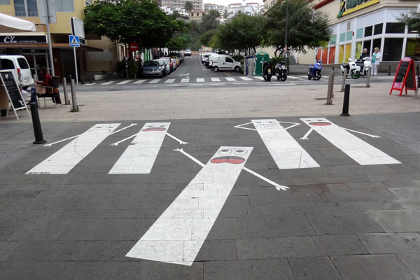 Sjovt fodg�ngerfelt