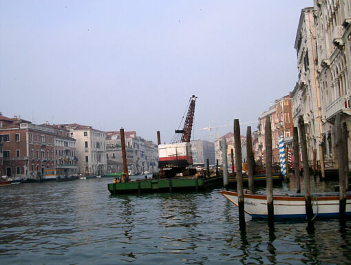Kran p&aring; Canal Grande