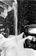 Bil i sne og is