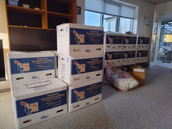 Flyttekasser
